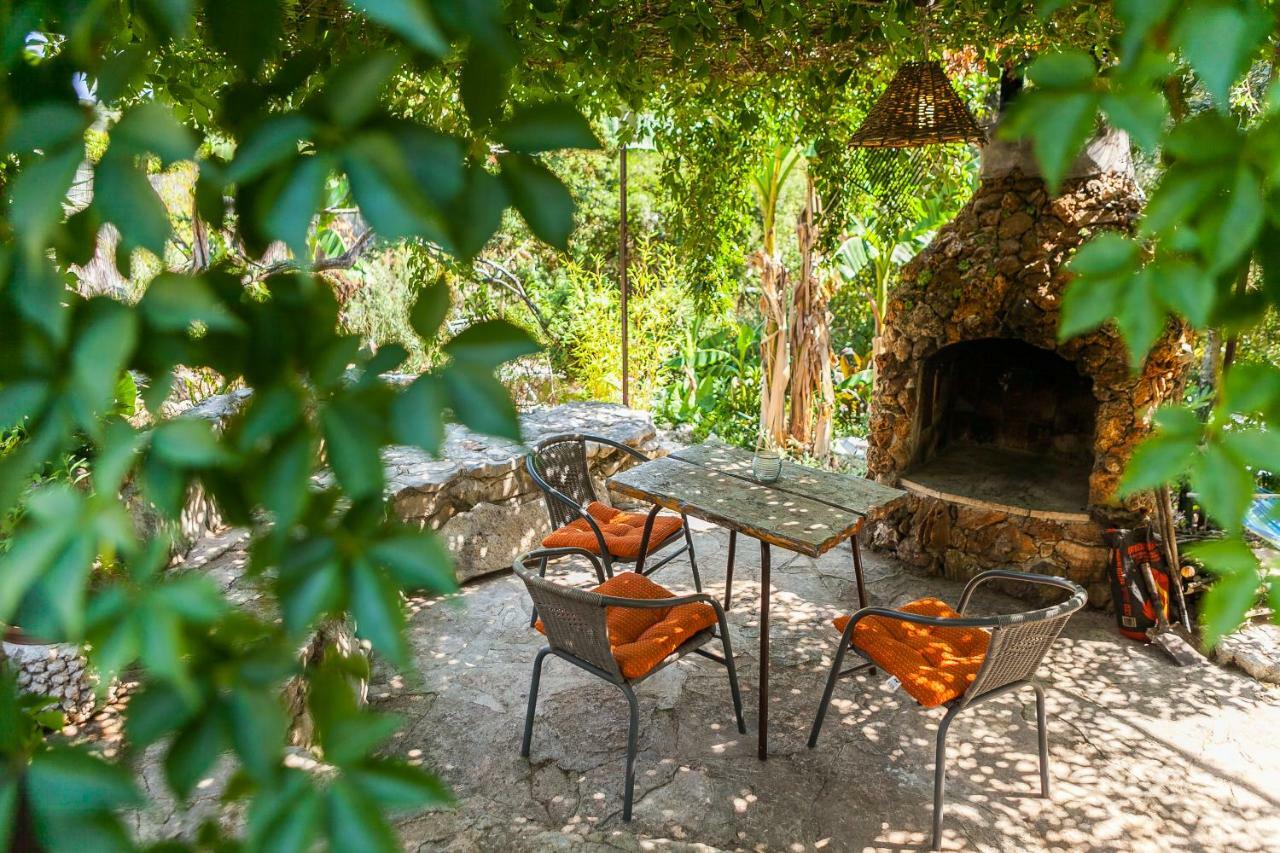 Relax Tiny Villas 40 Meters Of The Beach Zrnovo Экстерьер фото