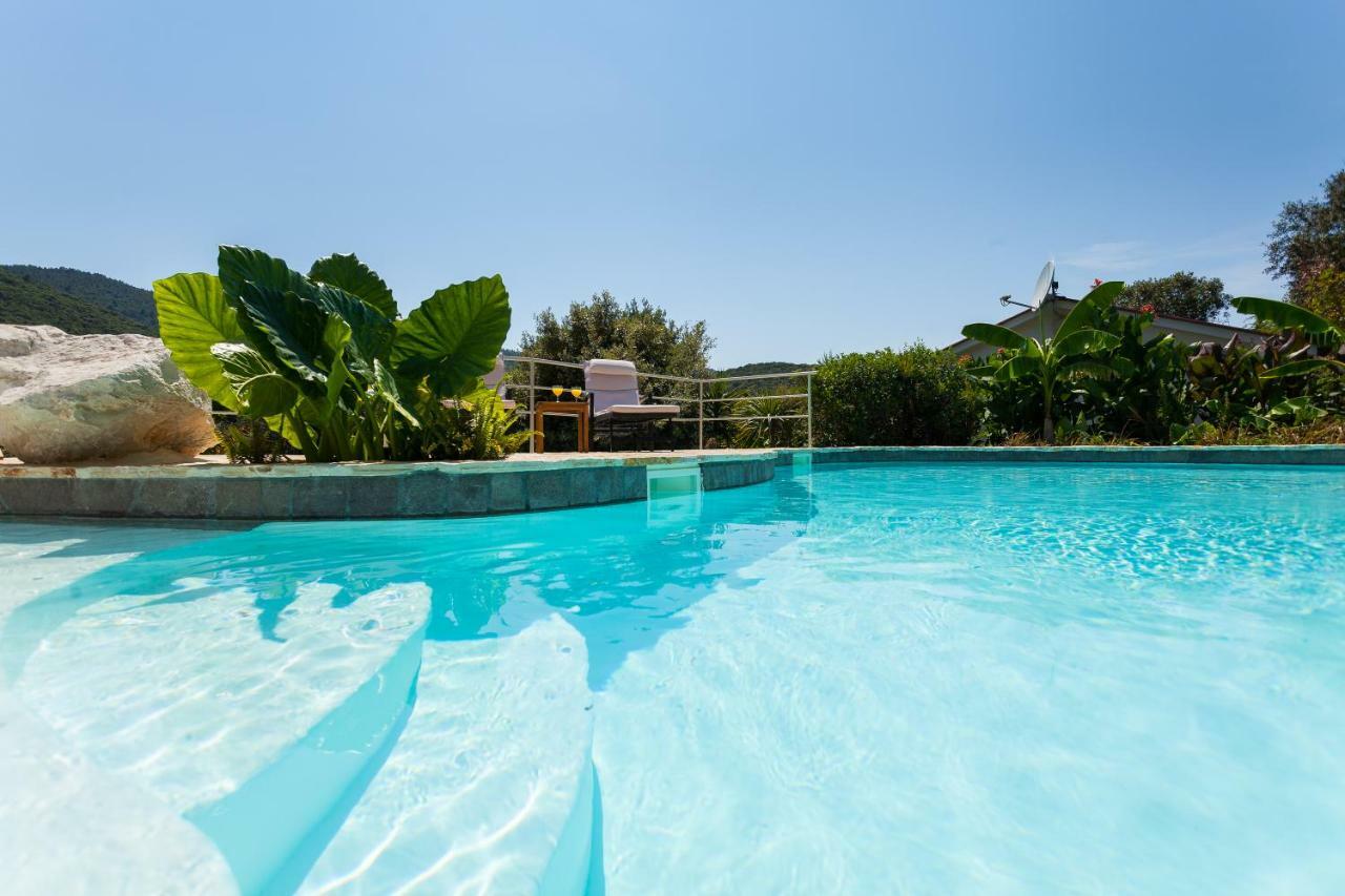Relax Tiny Villas 40 Meters Of The Beach Zrnovo Экстерьер фото