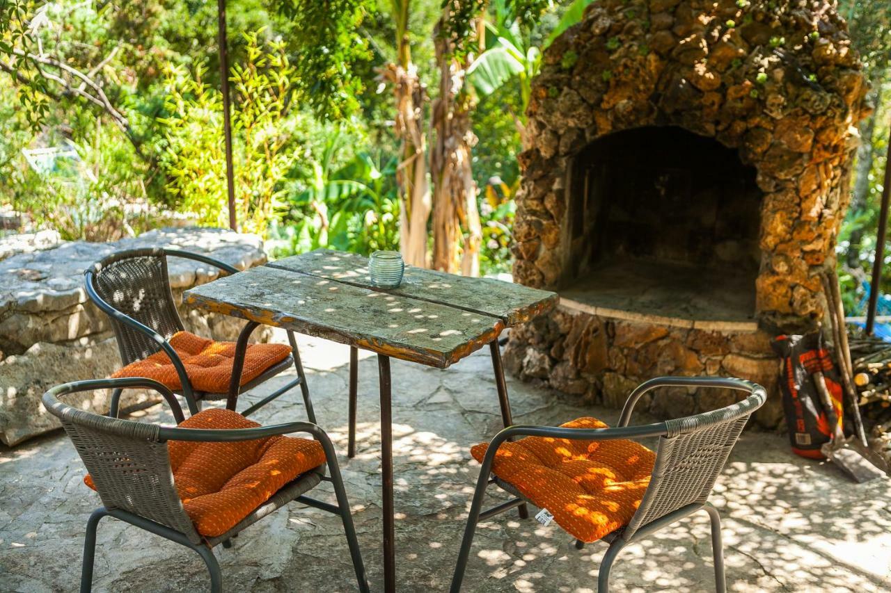 Relax Tiny Villas 40 Meters Of The Beach Zrnovo Экстерьер фото