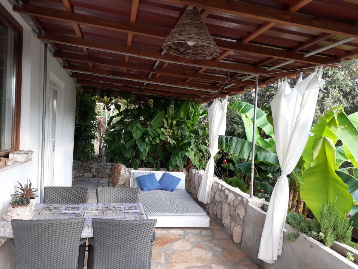 Relax Tiny Villas 40 Meters Of The Beach Zrnovo Экстерьер фото
